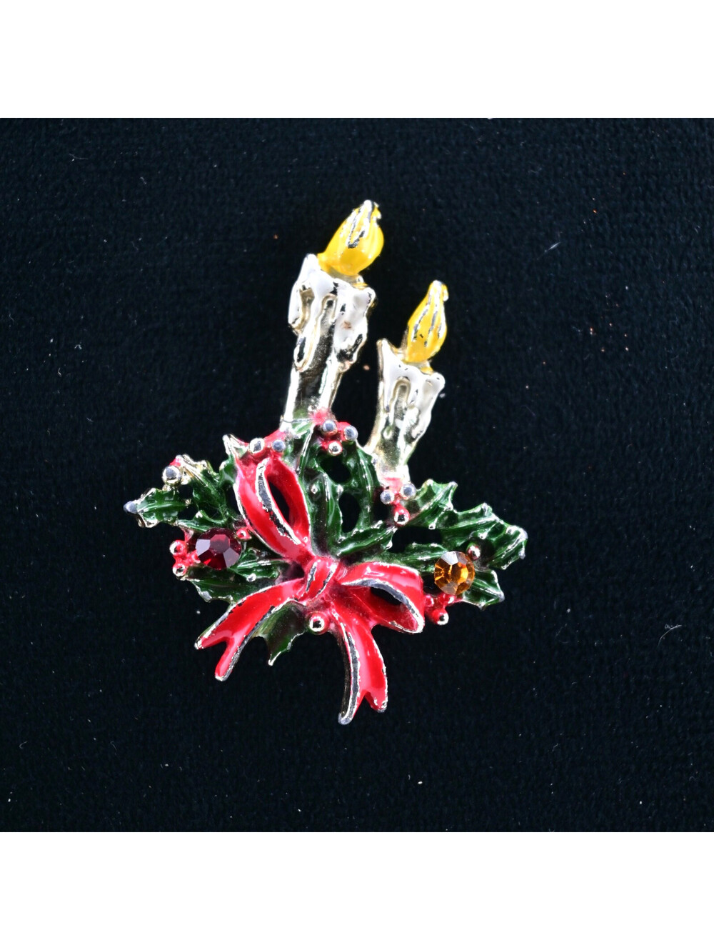 VTG Beautiful Dual Candle Red Bow on Green Wreath Christmas Brooch Enamel Pin